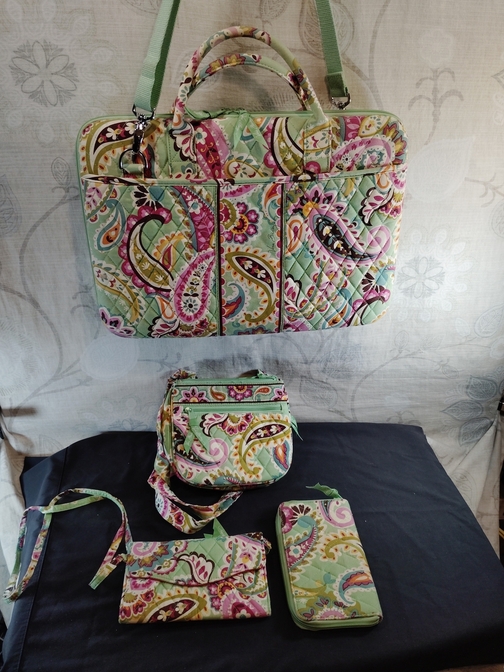 Vera Bradley 4pc Mint Green& Pink Paisley Quilted Set - Picture 4 of 6